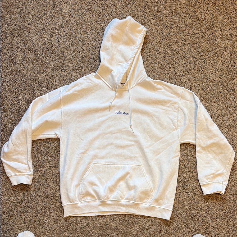 White Pullover Sweatshirt with Soft Texture
